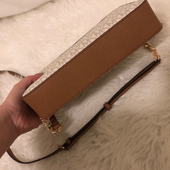 Michael Kors Crossbody - Picture 3 of 6